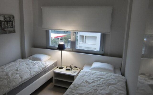 Mini Art House