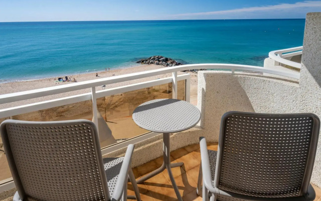 Caprici Beach Hotel & Spa