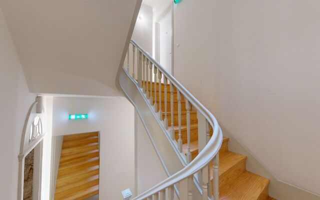 Oporto Golden View Vitória