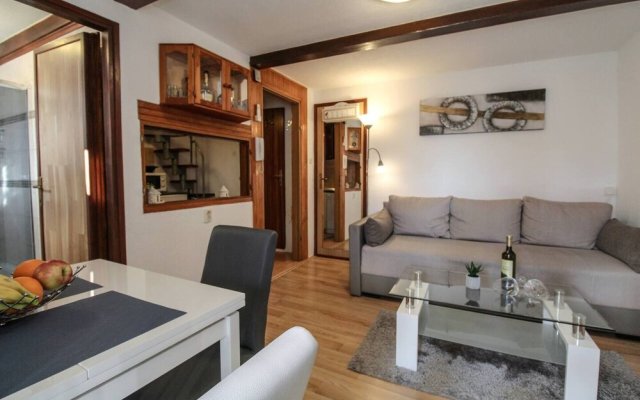 Lovely 2-bed Apartment in Rovinj