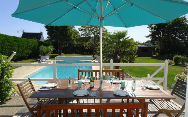 Holiday Home With Private Outdoor Pool, Gouesnac"h
