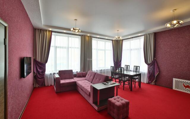 Heliopark Cruise Hotel