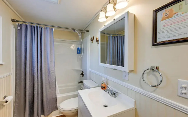 Whittier Vacation Rental Cabin in Tranquil Setting