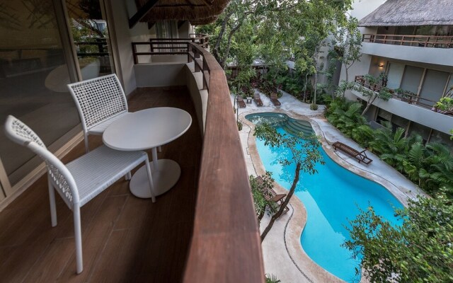 Agua De Mar by Tulumeando