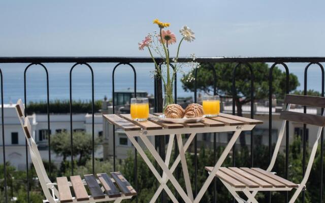 Bayview Posillipo, brand new apartment for 6, stunning view on bay