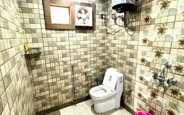 Goroomgo UK Homestay Nainital