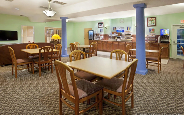 Holiday Inn Express Hotel & Suites Elgin