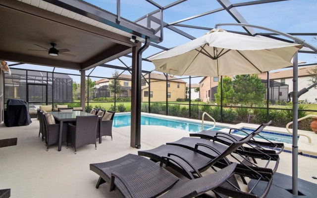 6BR 5BA Solterra Pool Home