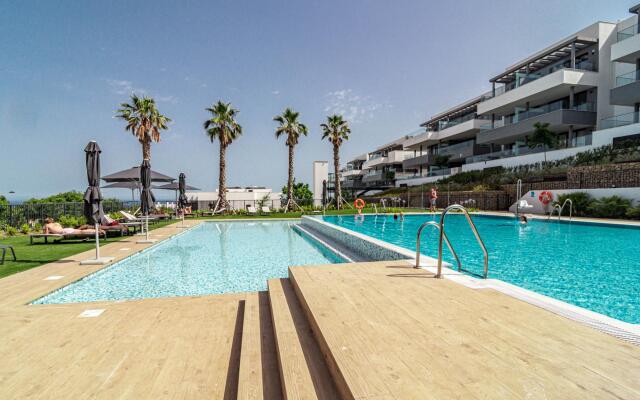 LME9F1- Penthouse, amazing views, families only