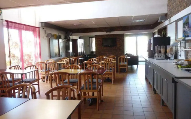 Brit Hotel Bosquet