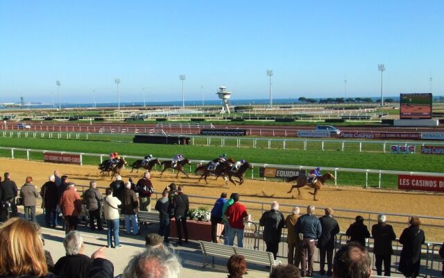 Apartment With one Bedroom in Villeneuve-loubet, With Wonderful sea Vi