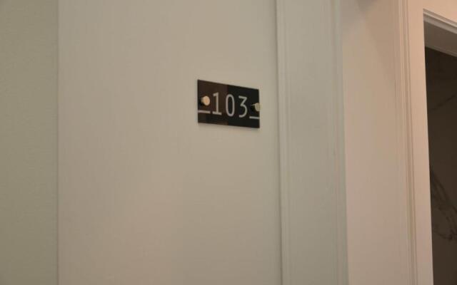 Edificio Charles 103