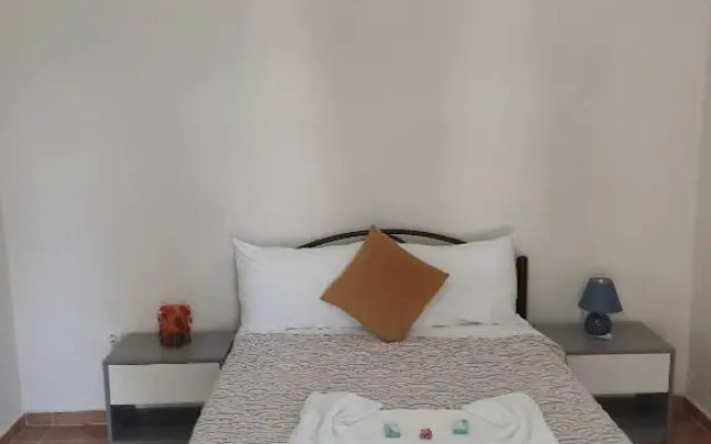 Marie-Angela HOUSE ARILLAS