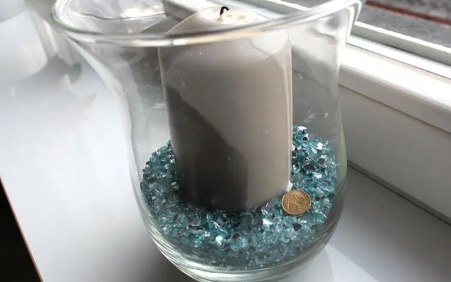 Yellow Peaked Shoe Apartment