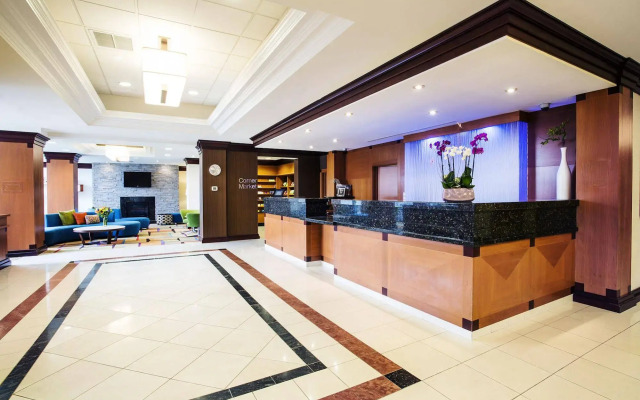 Fairfield Inn and Suites by Marriott Toronto Airport