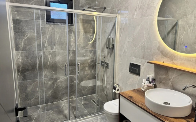 Ni̇sh Vadi̇ Sapanca