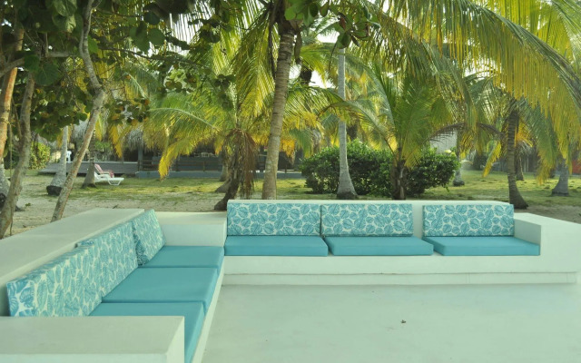 Huku Beach Hostel