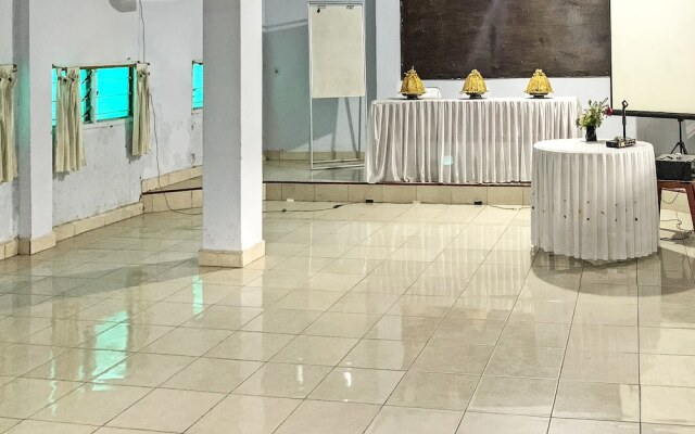 Hotel O Surya HotelNearTaman Anggrek Pkk Watansoppeng