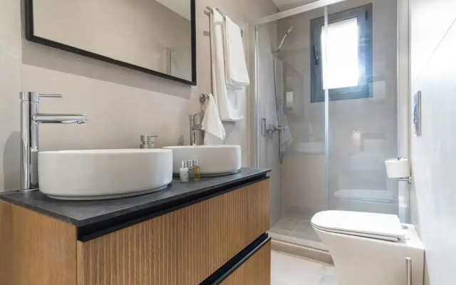 Charming Minimal apt in the Center of Glyfada