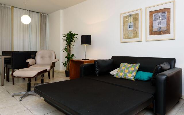 Apto Antigo em Copacabana c/ Piscina | DU 370/801