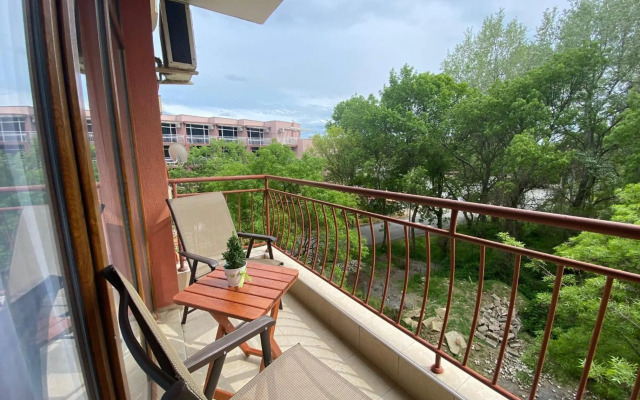 Studio Anita Complex B16