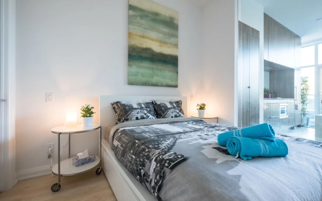 QuickStay - Luxury in Yorkville (Yonge & Bloor)
