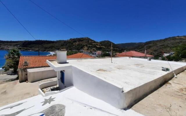 Cozy villa 60 metres away from the beach