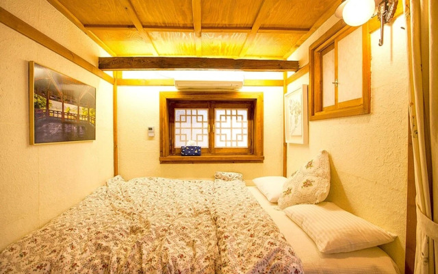 Jeonju Omokheon Hanok Stay