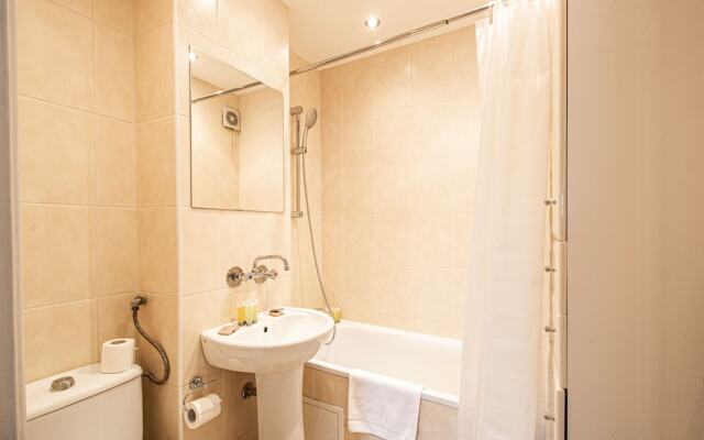 Saska Kepa Velvet Apartment