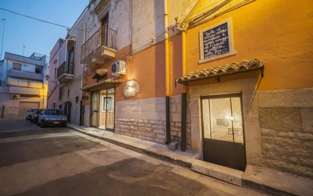 ROBERTO's Guest House