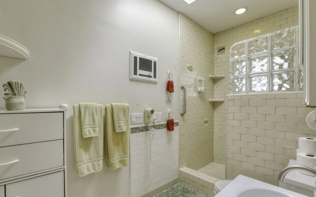 1460 Strand Way 2 Bedroom Home by Redawning