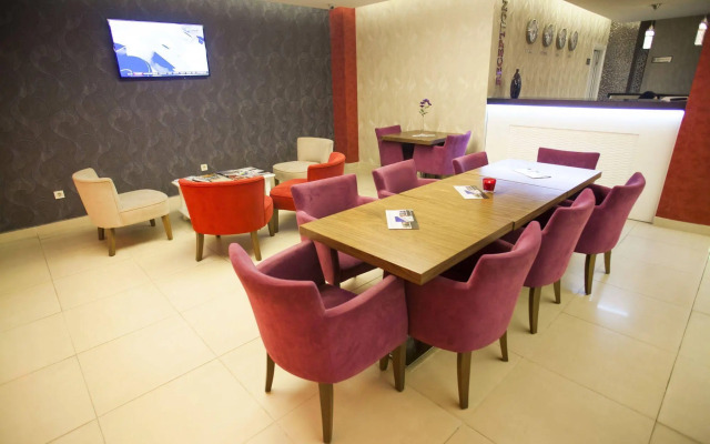 Helikon Business Hotel
