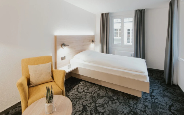 Gartenhaus by Ochsen Lenzburg