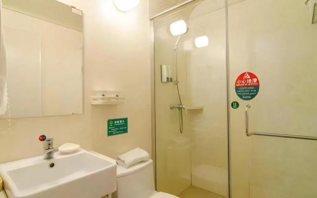 GreenTree Inn Liaoning Dalian Railway Station South Shengli Square Express Hotel