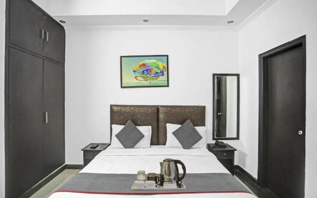 OYO Townhouse 764 Hotel Happy Keys Townhouse