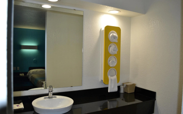 Motel 6 Dallas - Irving DFW Airport East