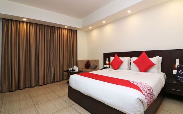 Capital O 2642 Golden Lakes Hotel