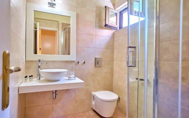 Chrismos Luxury Suites & Studios