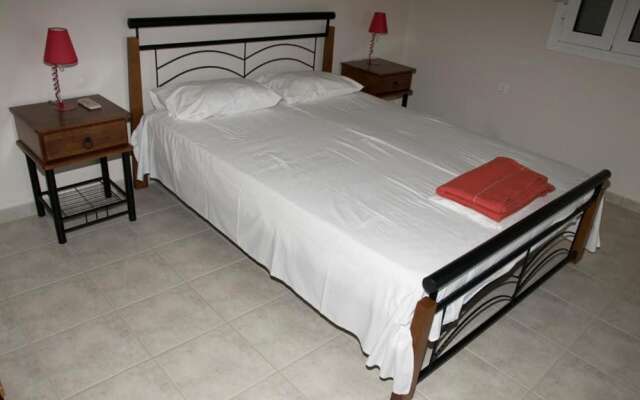 Paterakis Big Studio in Triopetra