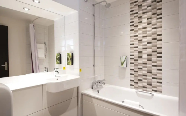 Premier Inn Leeds Cc - Whitehall Road
