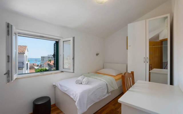 Beautiful Home in Split With Wifi and 4 Bedrooms
