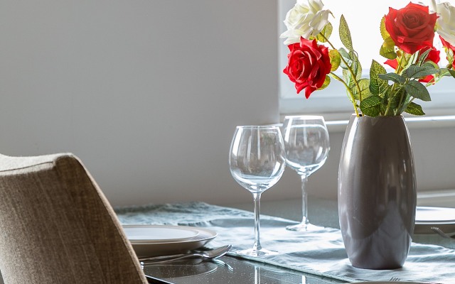 Stylish Modern 2-bedroom Apartment on Cromwell