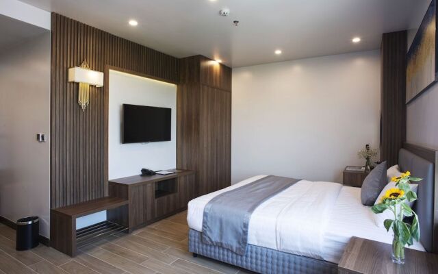 Zen Riverside Hotel & Residences