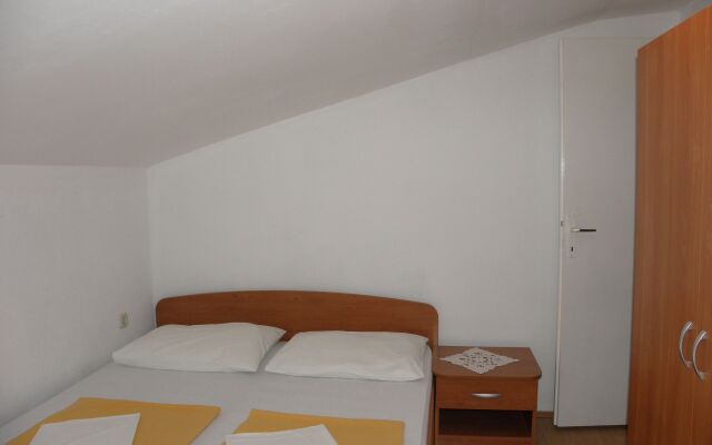 Apartment Zvone - 100 m from sea: A2 Bibinje, Zadar riviera