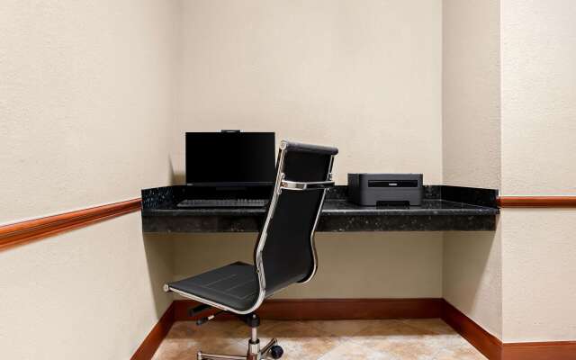 Comfort Suites Tampa Airport North