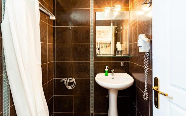 Astros Poolside Home - Summer Hideout