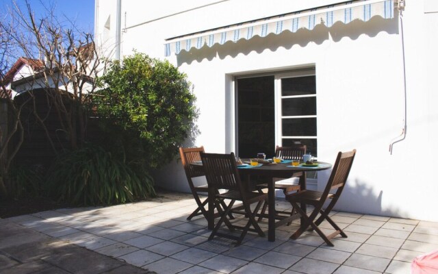 Large Apartment Saint Martin District