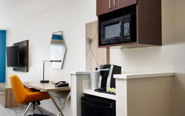 Holiday Inn Express & Suites Bridgeport by IHG
