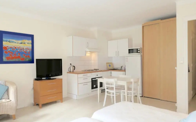 Large Studio apt for 2 With Balcony Walking Distance Croisette - 1977