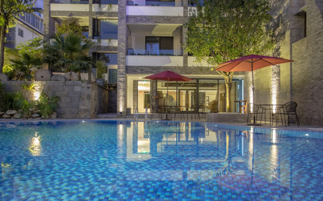 Dali Five Clouds Hotel